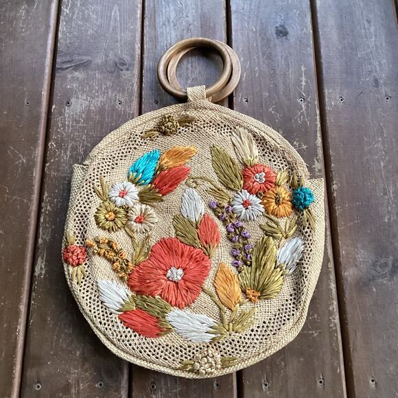 Vintage Straw and Raffia Flowered Hand Bag Boho Tote Beach Bag Purse Floral Bag - Picture 1 of 4